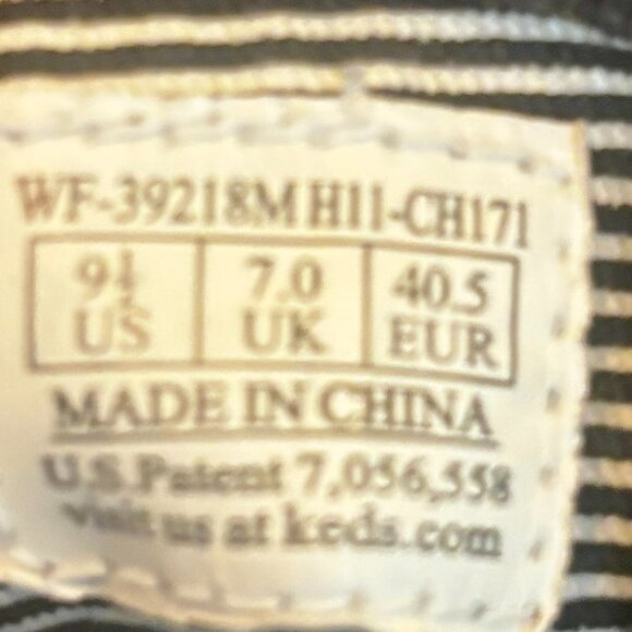 ~~Keds Womens 9.5  Gray Felt Shoes with Purple Laces      ALL FOOTWEAR ITEMS ARE - Picture 7 of 7